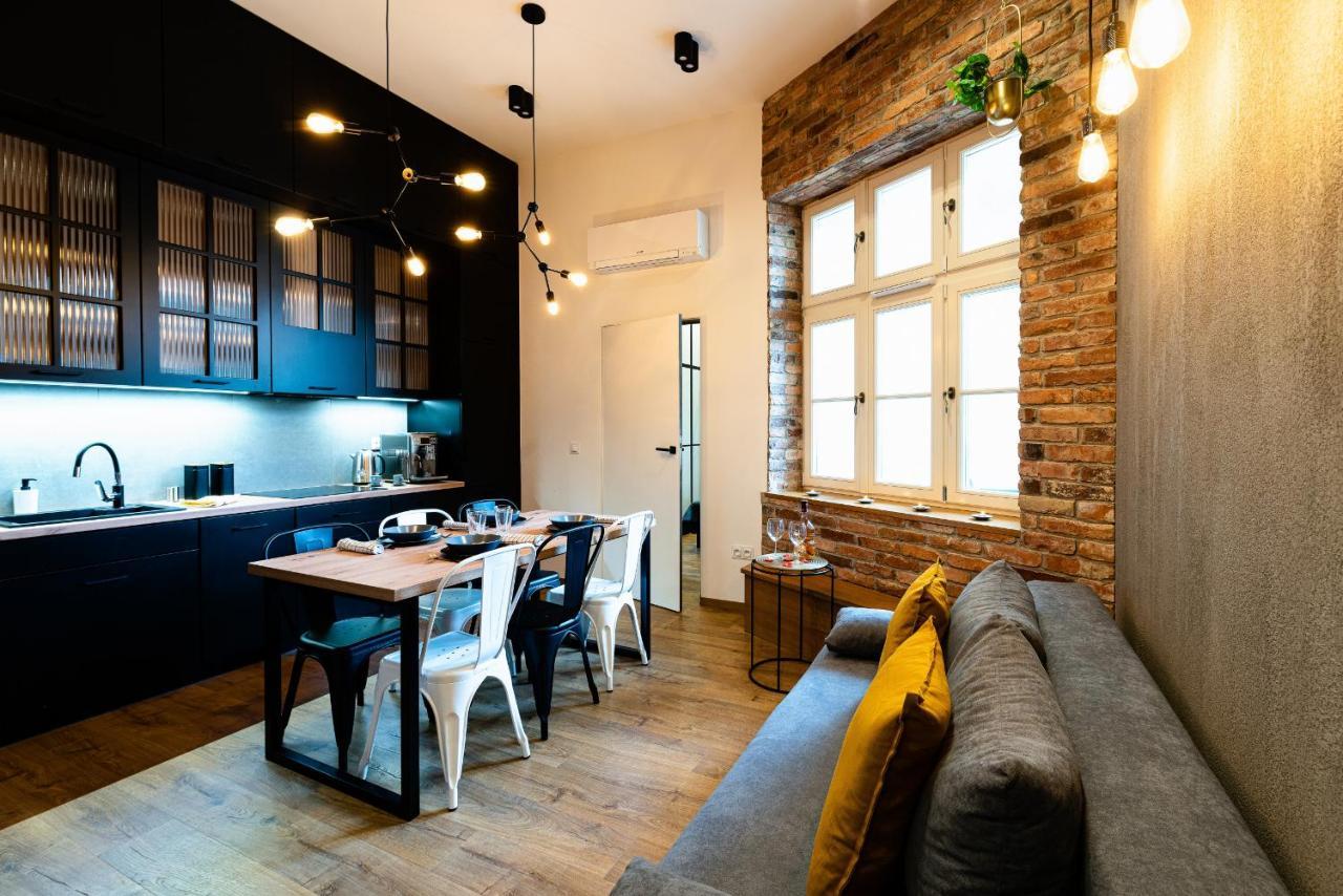 Large 75 M2 Apartment For 6 Guests Next To Wawel Castle Krakau Buitenkant foto