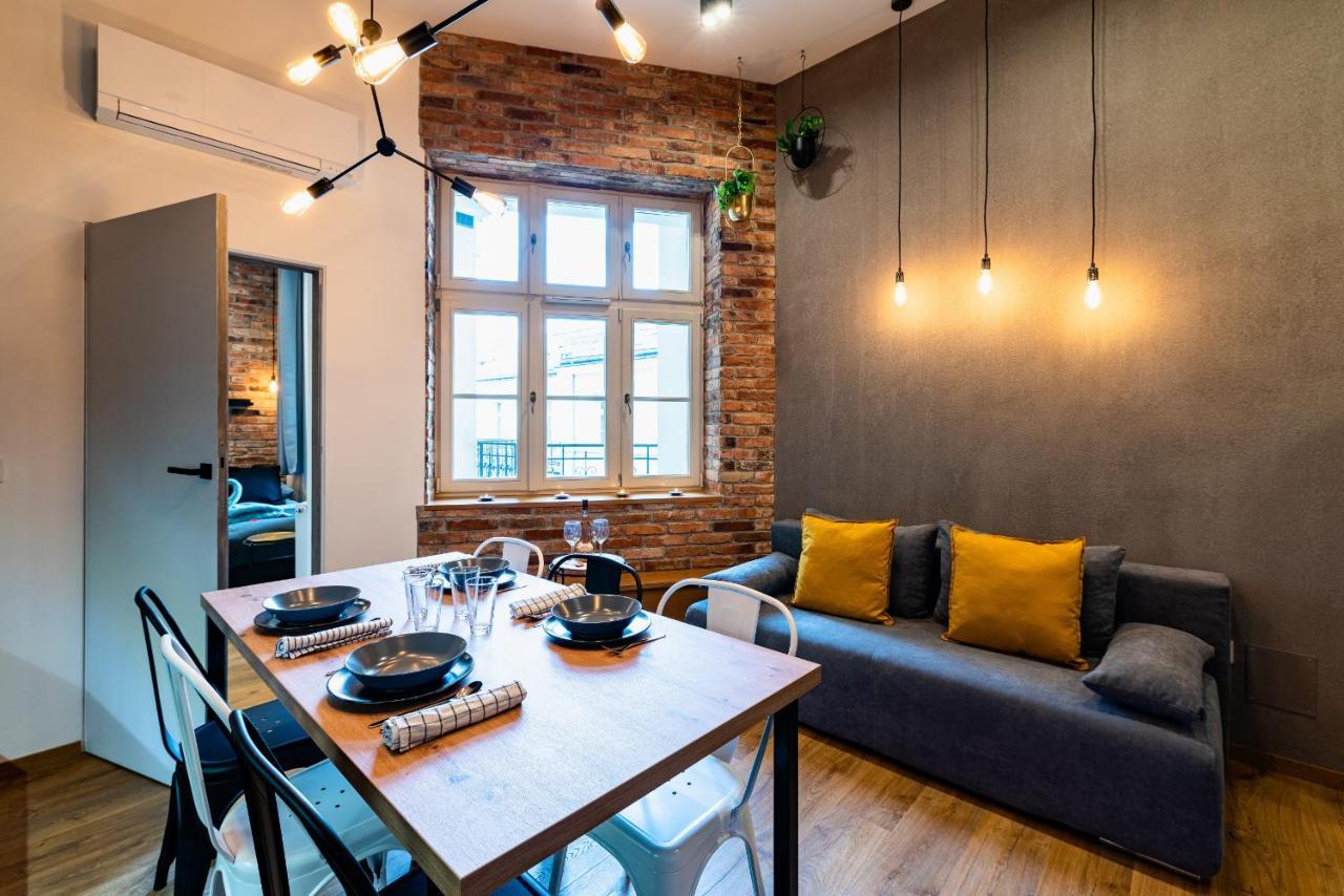 Large 75 M2 Apartment For 6 Guests Next To Wawel Castle Krakau Buitenkant foto