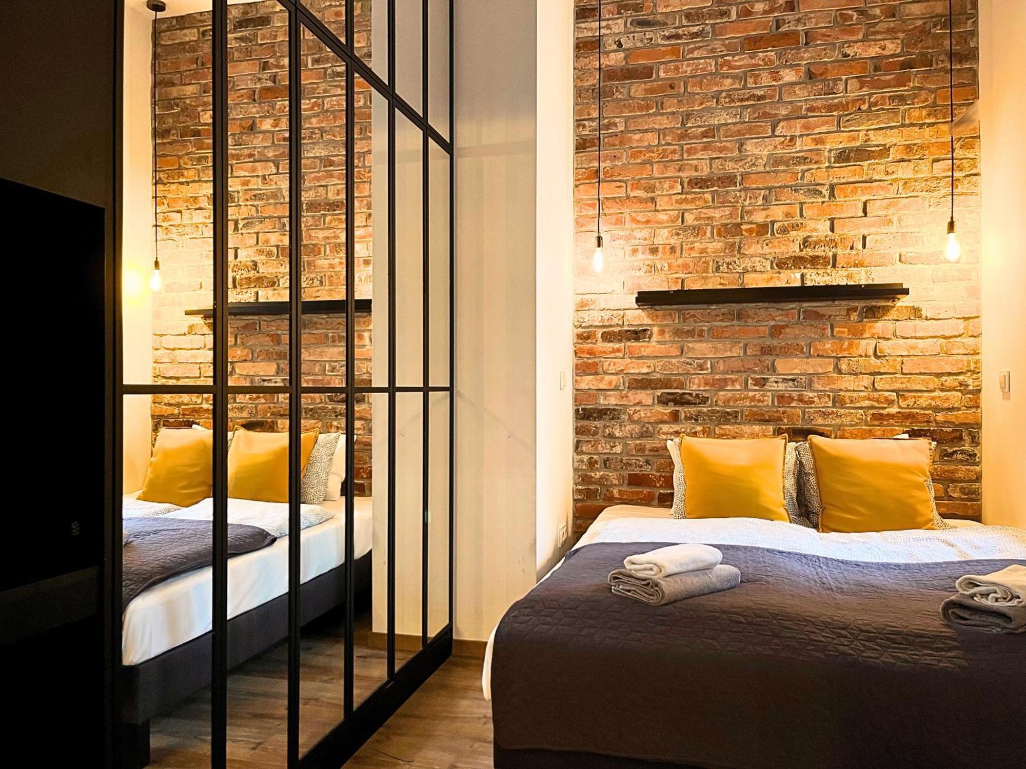 Large 75 M2 Apartment For 6 Guests Next To Wawel Castle Krakau Buitenkant foto
