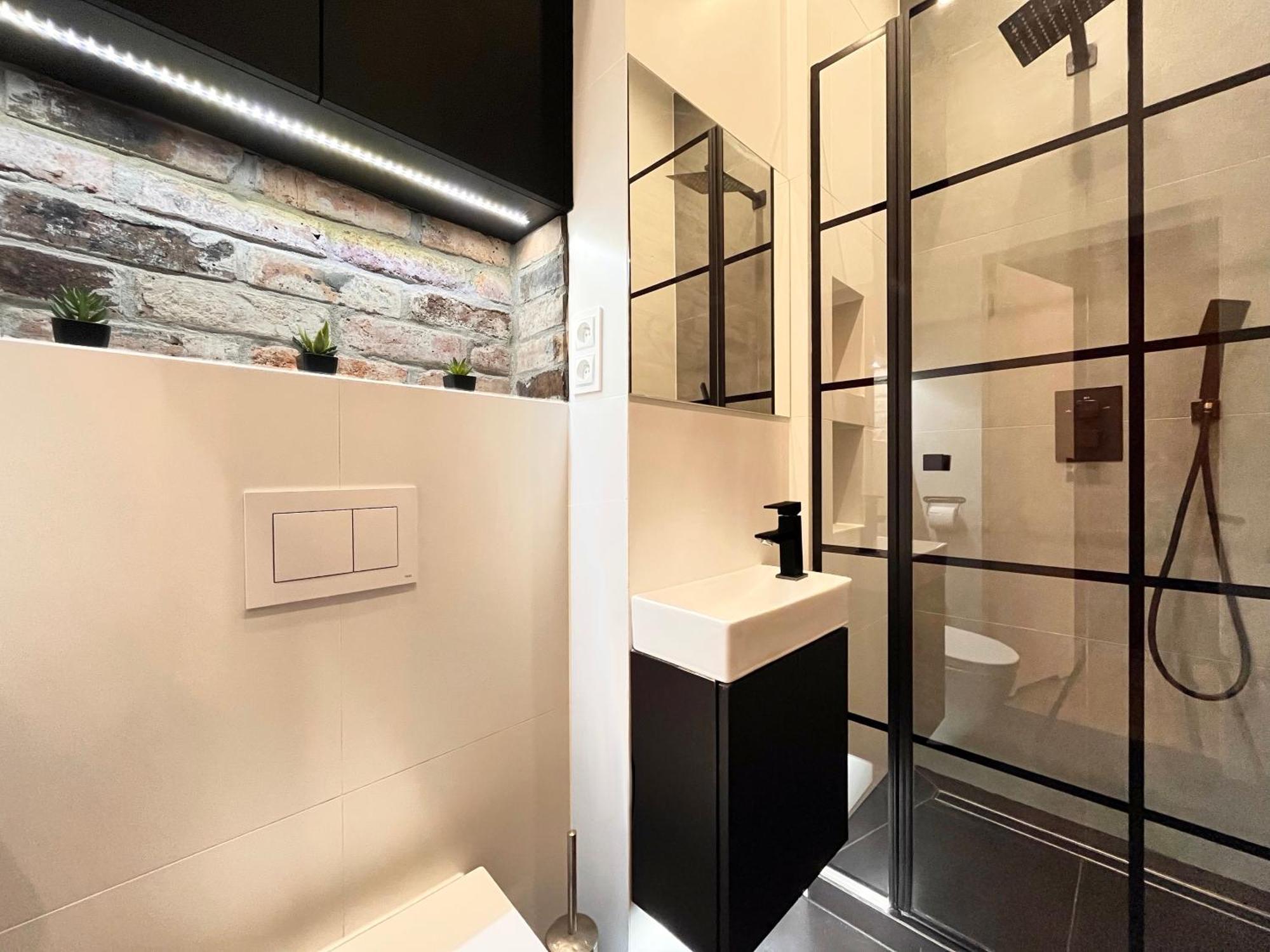 Large 75 M2 Apartment For 6 Guests Next To Wawel Castle Krakau Buitenkant foto